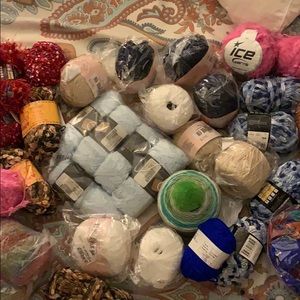 Lot 35 of fine yarn multi colors